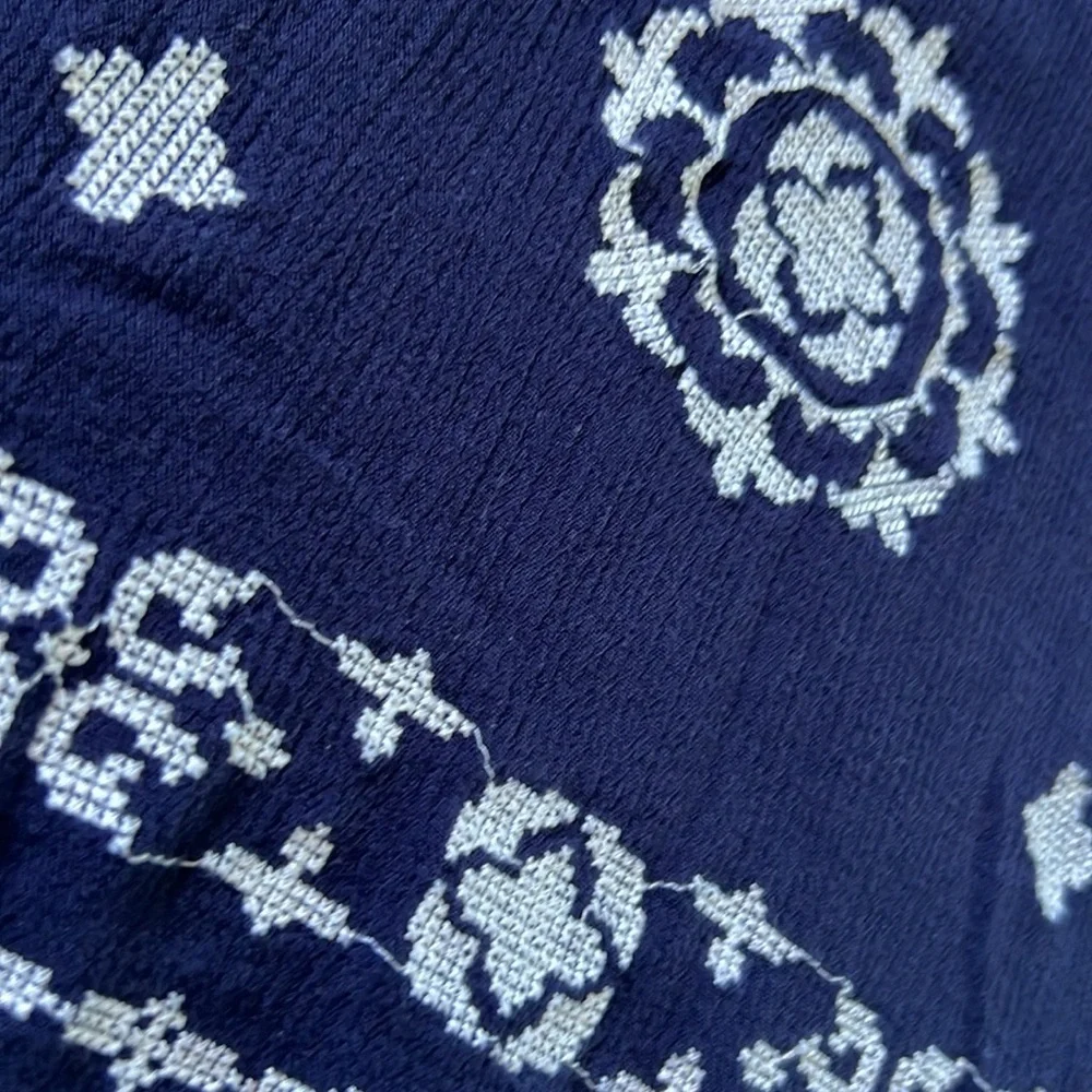 SOLITAIRE Medallion Embroidered Boho Tank in Navy and White | M - Picture 5 of 7